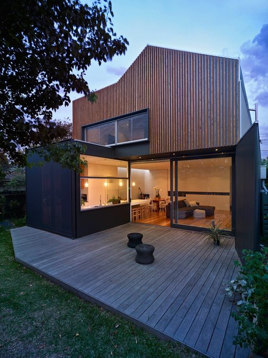 A Timber Clad Extension Contrasts but Considers its Edwardian Roots