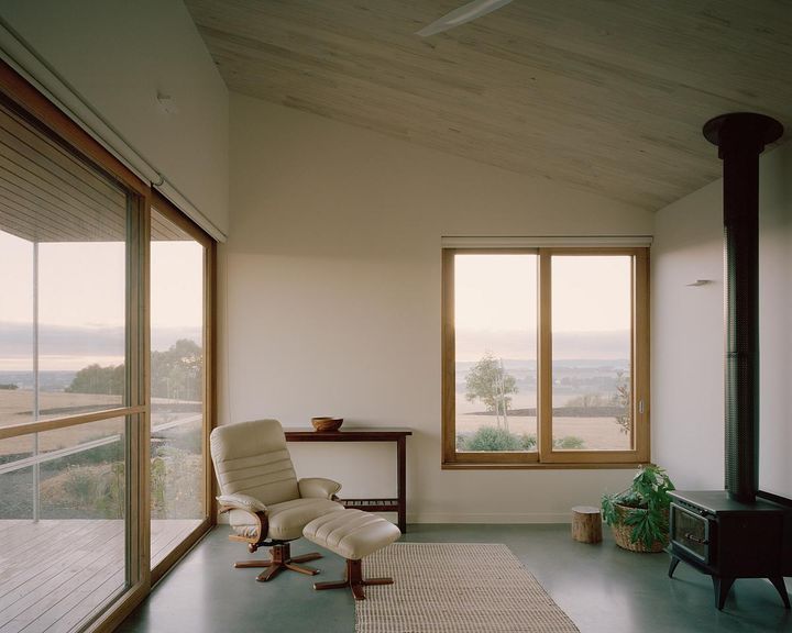 Discover Heather's Off-Grid House: A Model of Sustainable Rural Living