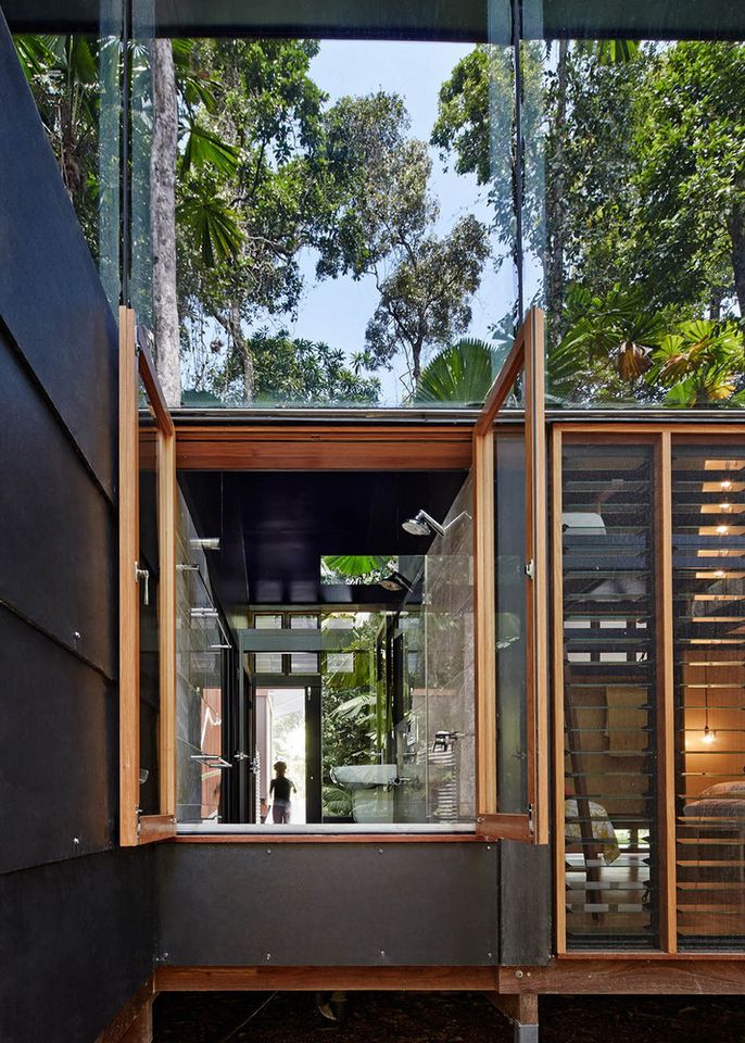 An Off-the-Grid Home Appropriate to its Stunning Rainforest Location