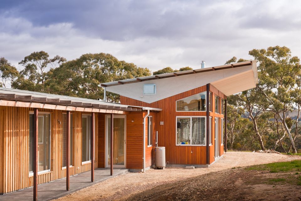 This Compact Home Makes the Most of its Dramatic Rural Site