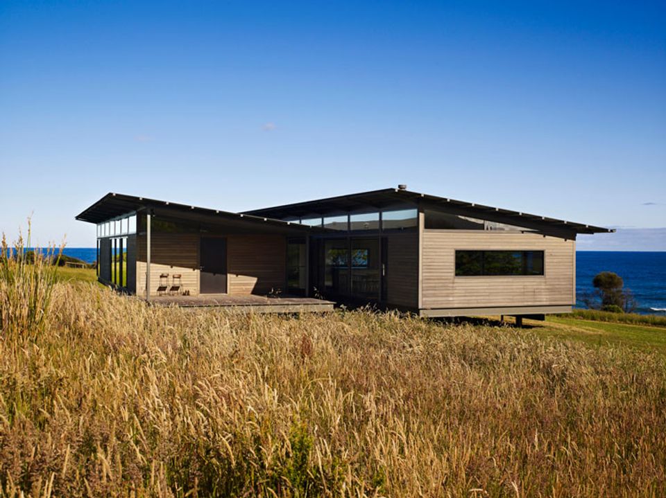 Sugar Gum House: A Modern Weatherboard Beach Shack